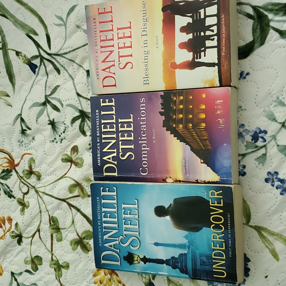 🎈Danielle Steel books🎈